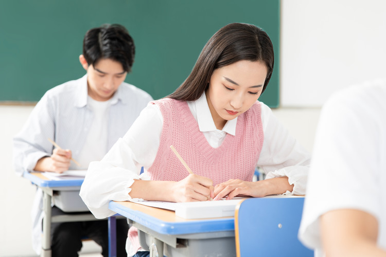 南充卫校有3十3吗_南充卫校的全名
