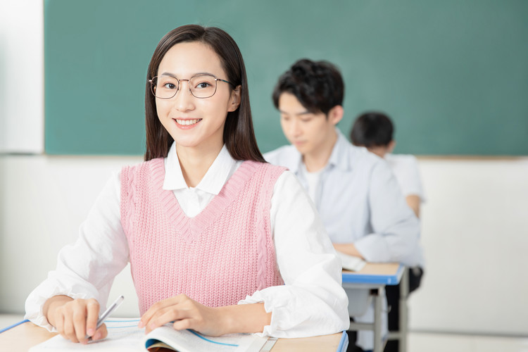 技校适合初中女生的专业_技术学校有哪些专业适合女初中生